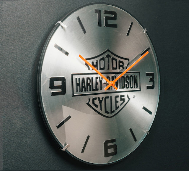 Horloge dôme Bar & Shield